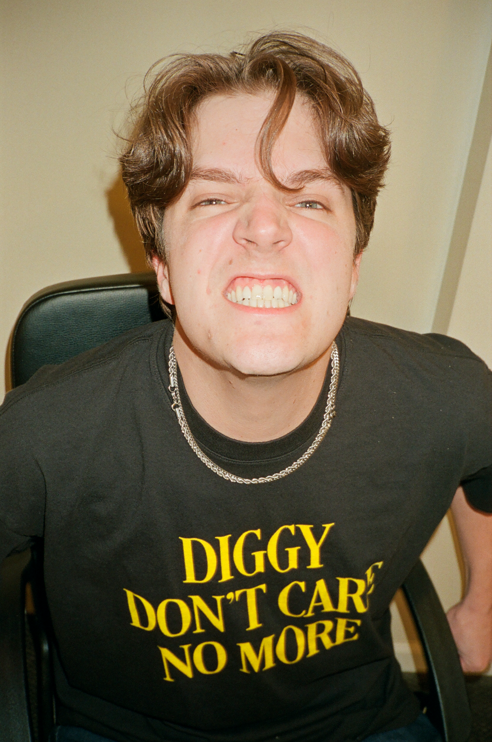 Diggy Don't Care Tee